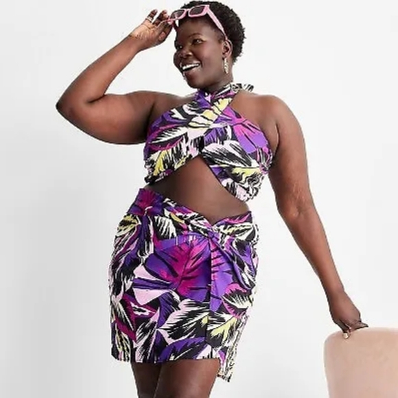 Top Future Collective Botanical Wrap Neck Halter Tiny Top  W/ Alani Noelle 3X - Picture 4 of 9